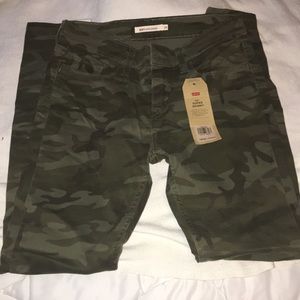 Army Print Skinny Levi’s